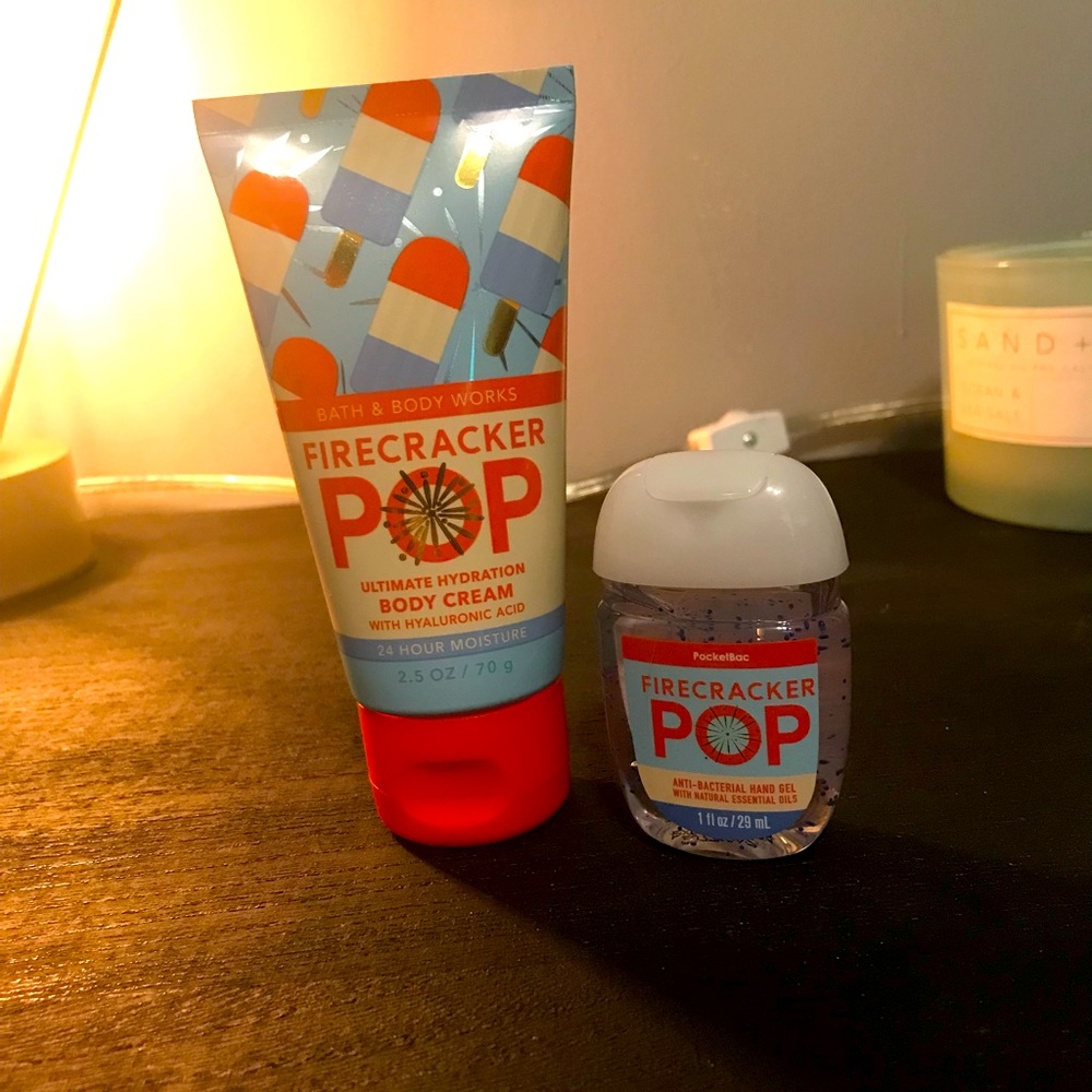 Brand newt set of lotion and hand sanitizer!